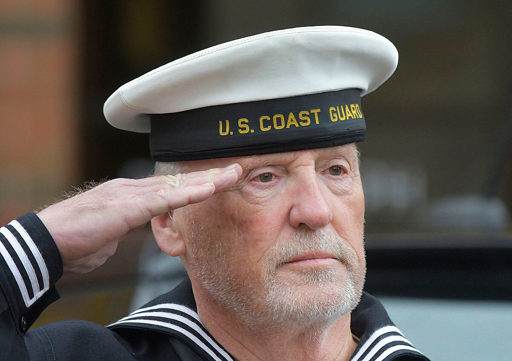 111121-blm-loc-2veteransday